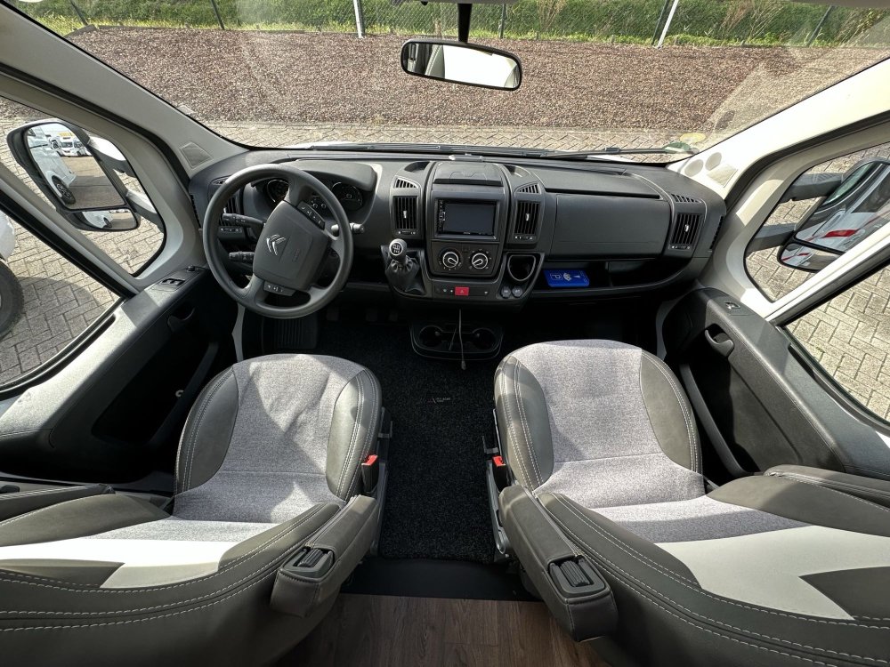 Sunlight T67, dashboard