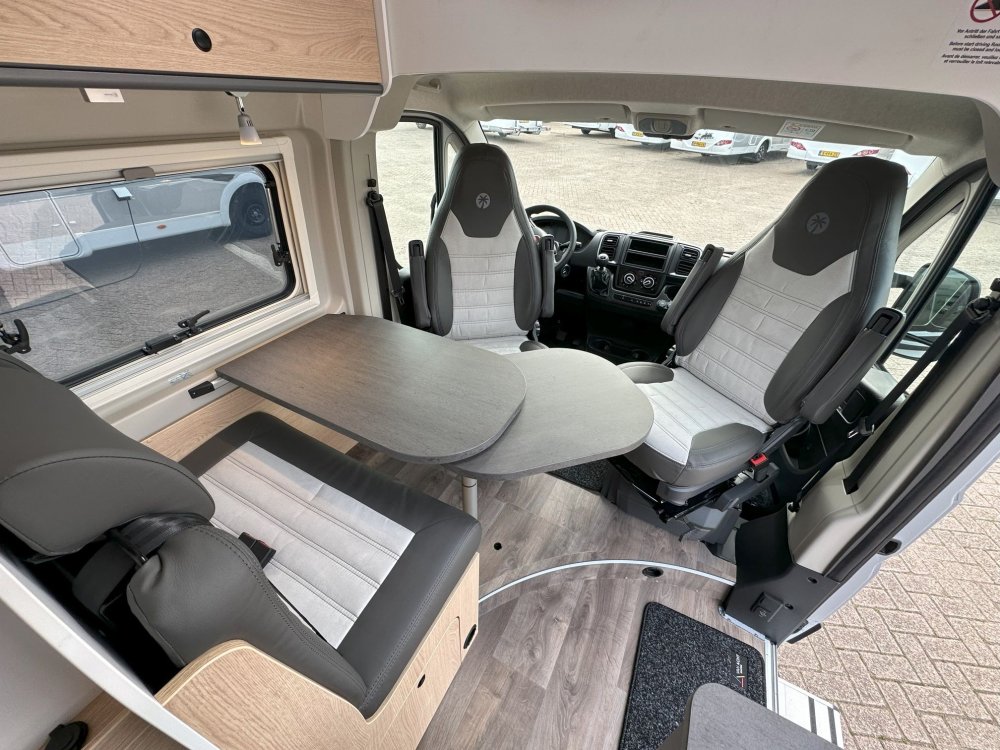 Sunlight Cliff 600RT, zithoek