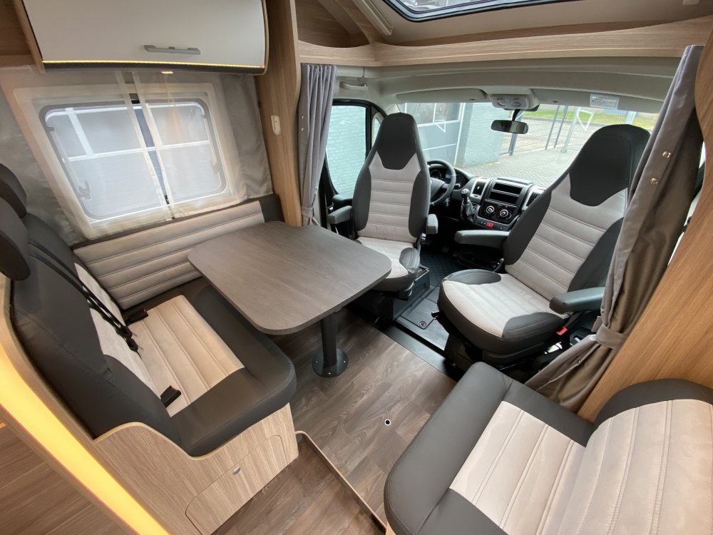 Sunlight T68, zithoek