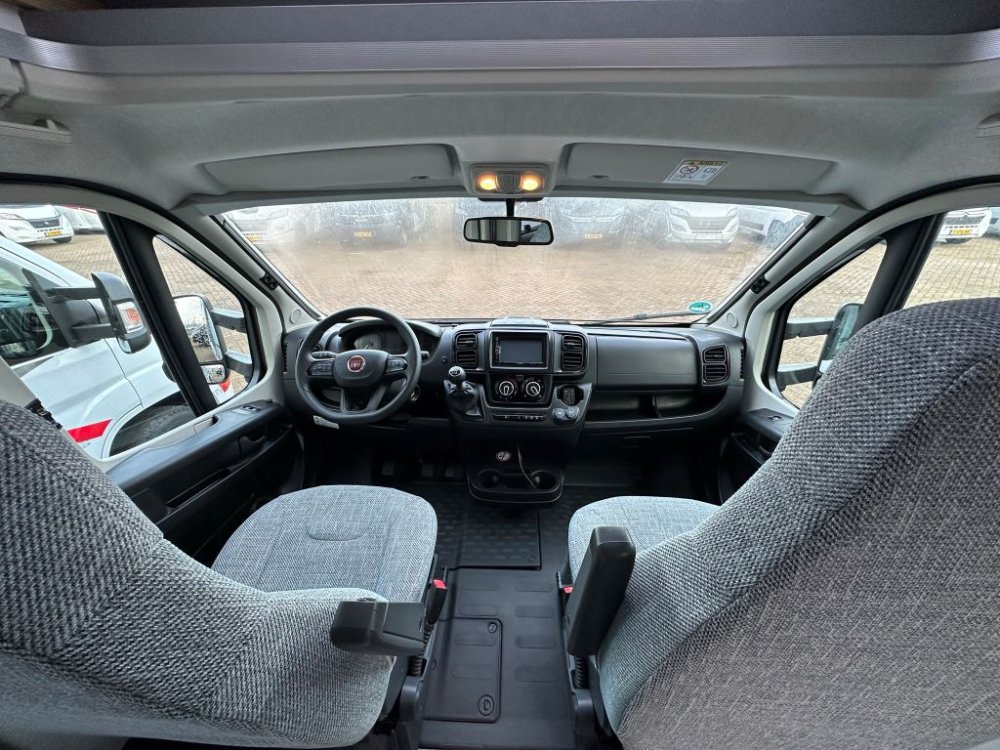 Dethleffs Just T7052 EB, Dashboard