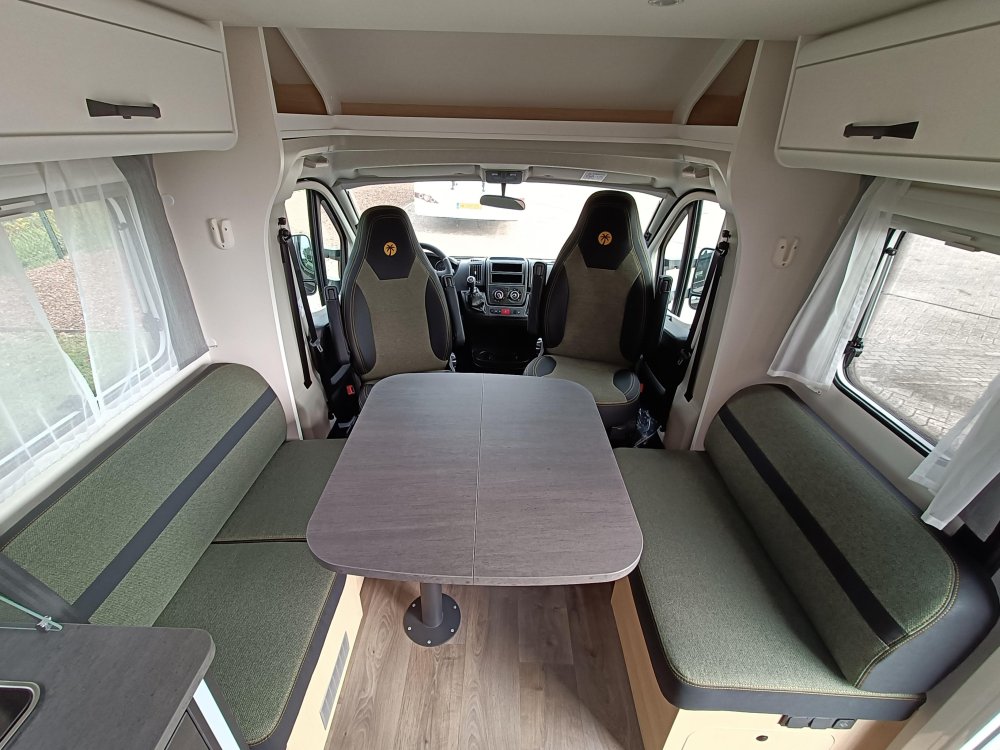 Sunlight T69LC, 4p zithoek