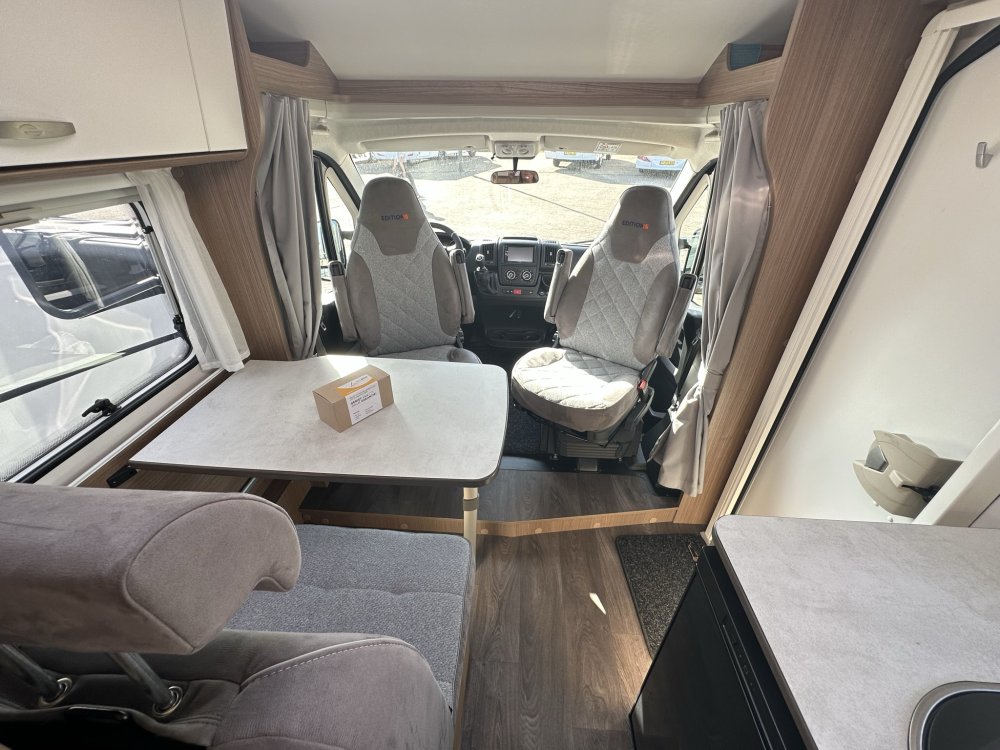 Carado V337 Edition 15, zithoek