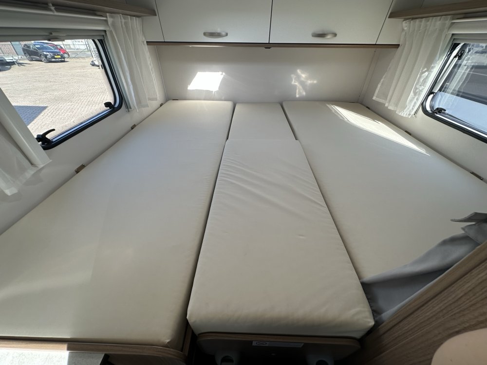 Carado V337 Edition 15, bed gesloten