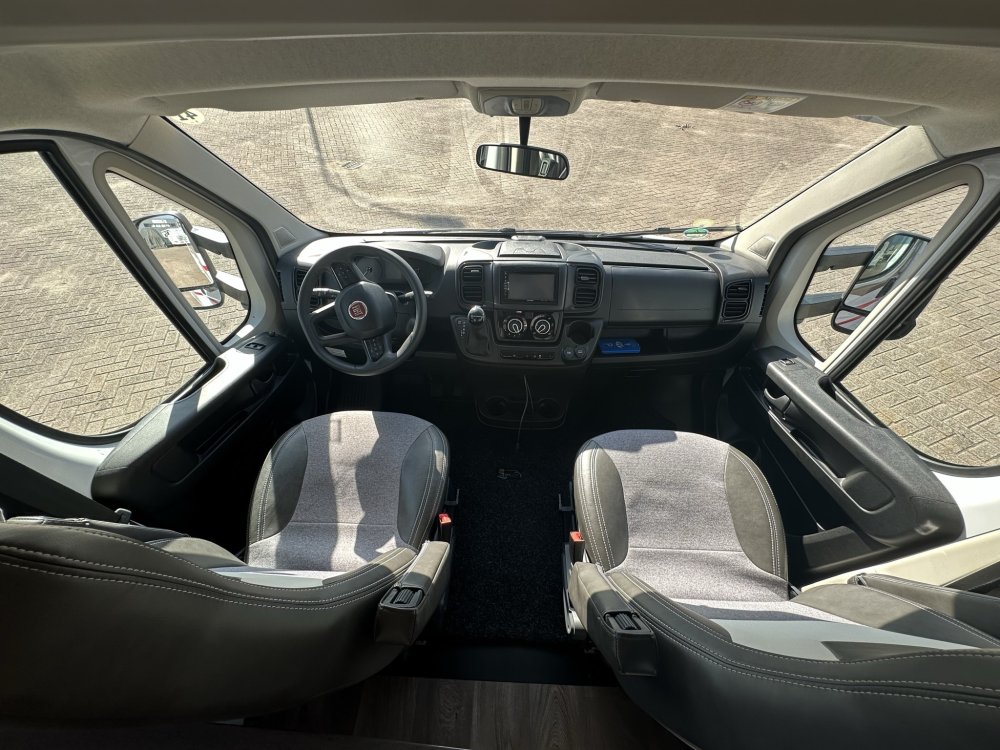 Sunlight T67, dashboard