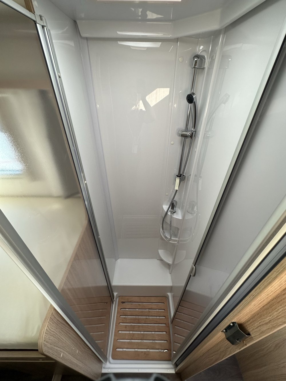 Sunlight T68, douche