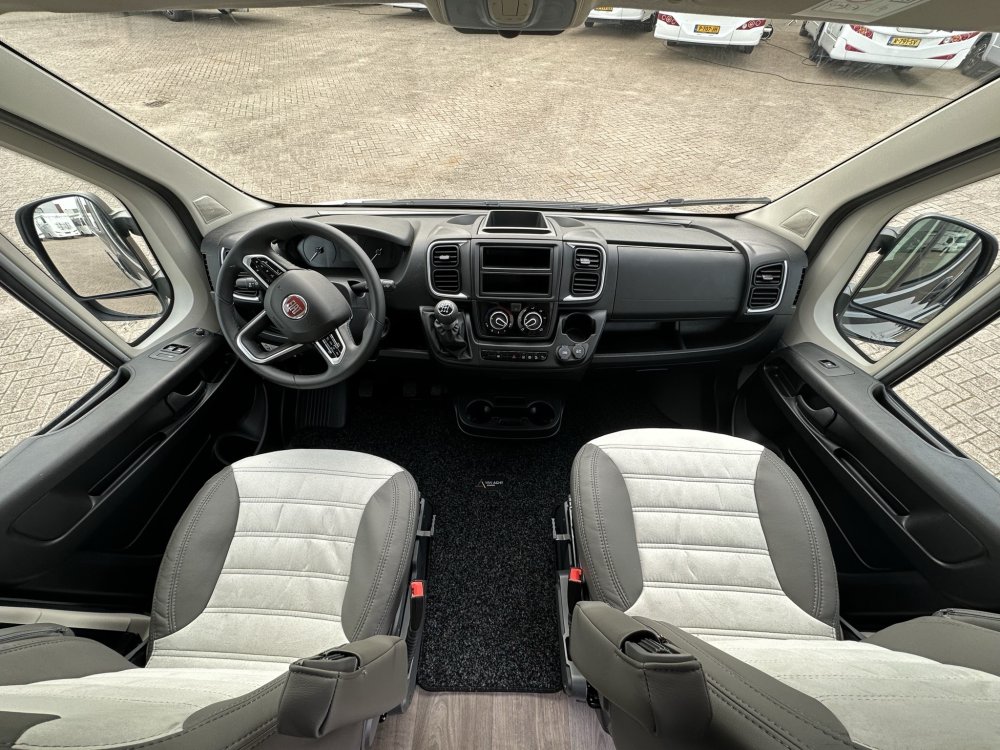 Sunlight T69LC, 2p dashboard