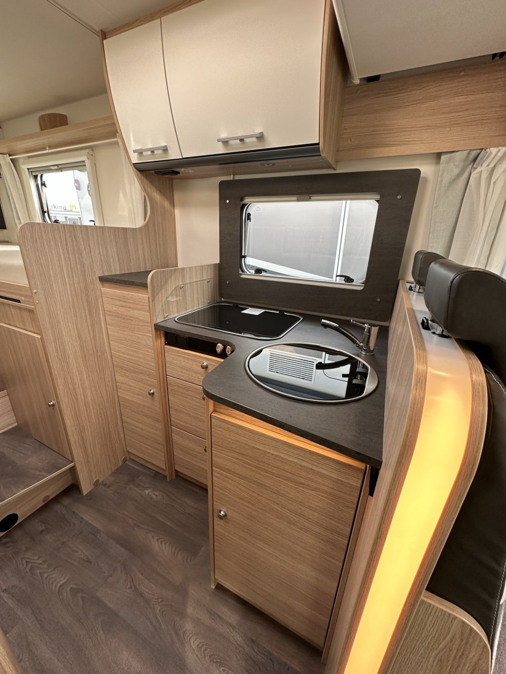 Sunlight T67S, keuken