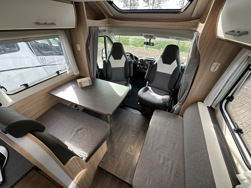 Sunlight T67, zithoek