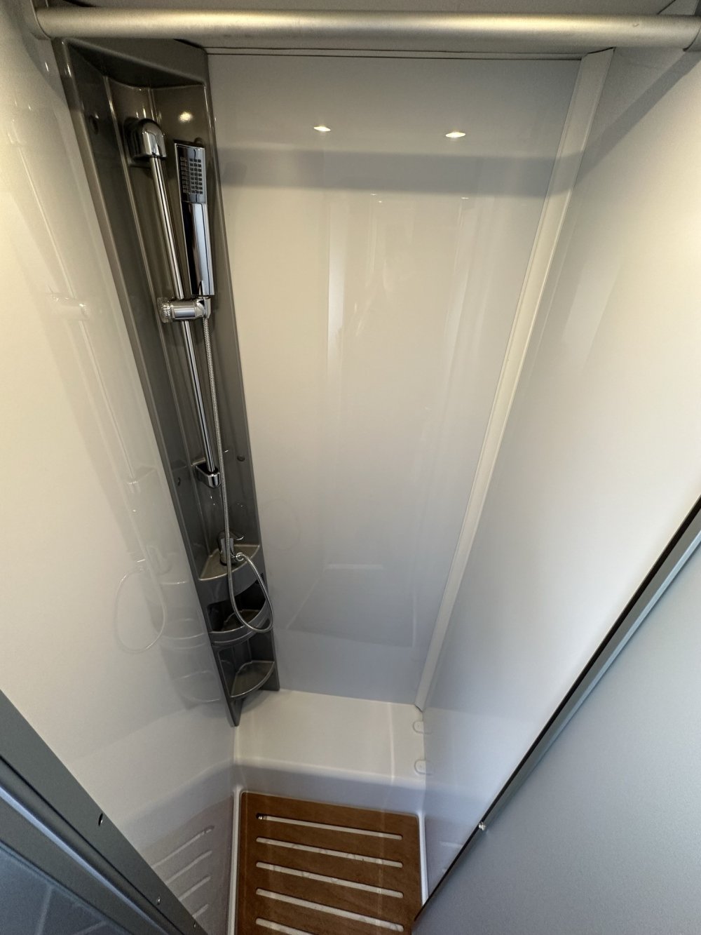 Dethleffs Just 90, douche