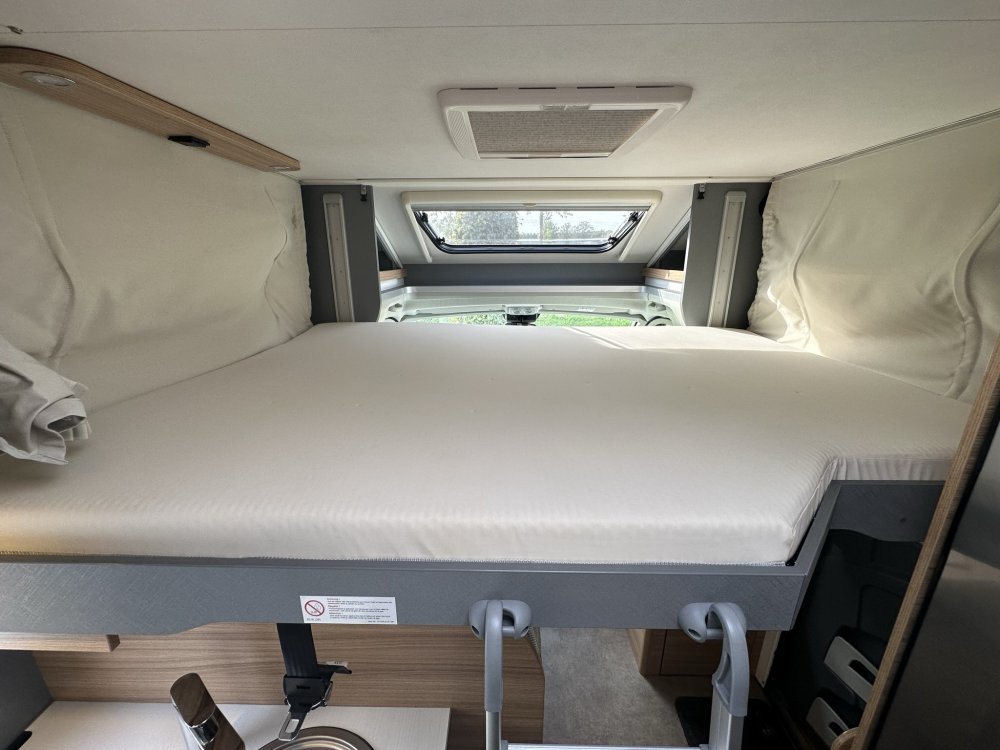 Dethleffs Just 90, hefbed