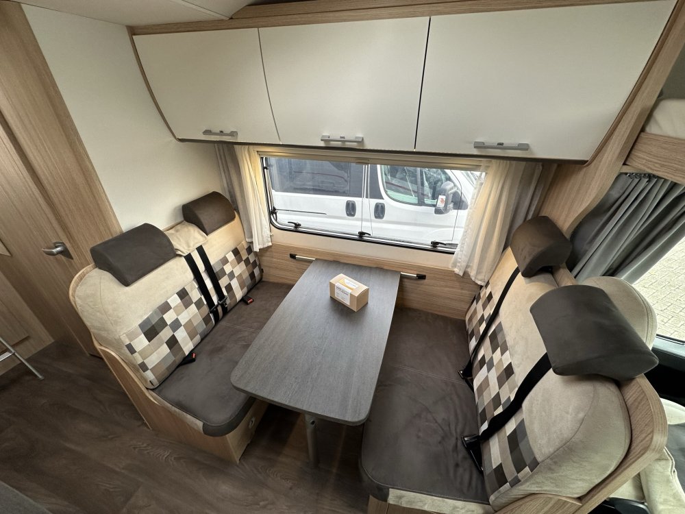 Sunlight A70, zithoek