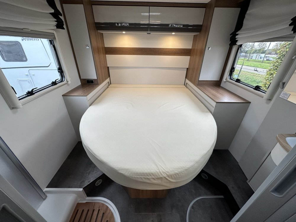 Dethleffs Trend 90, queensbed