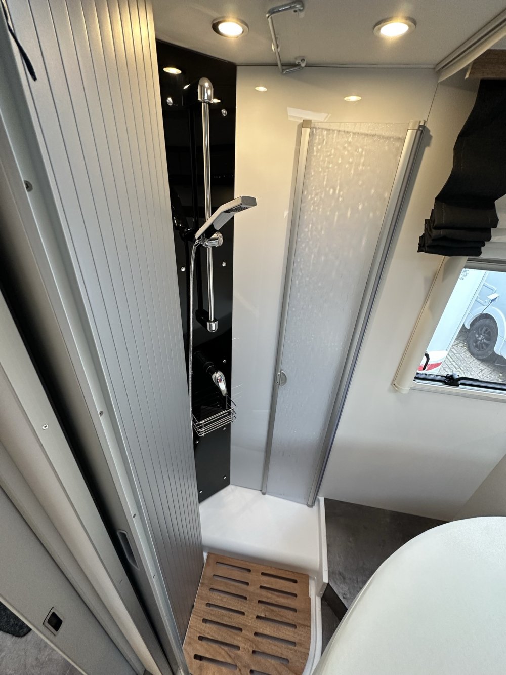 Dethleffs Trend 90, douche