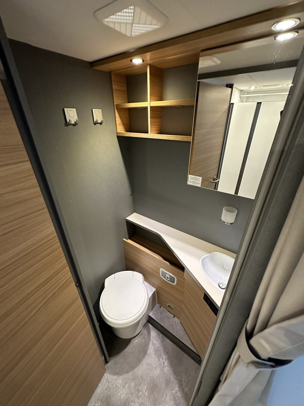 Dethleffs just, toilet