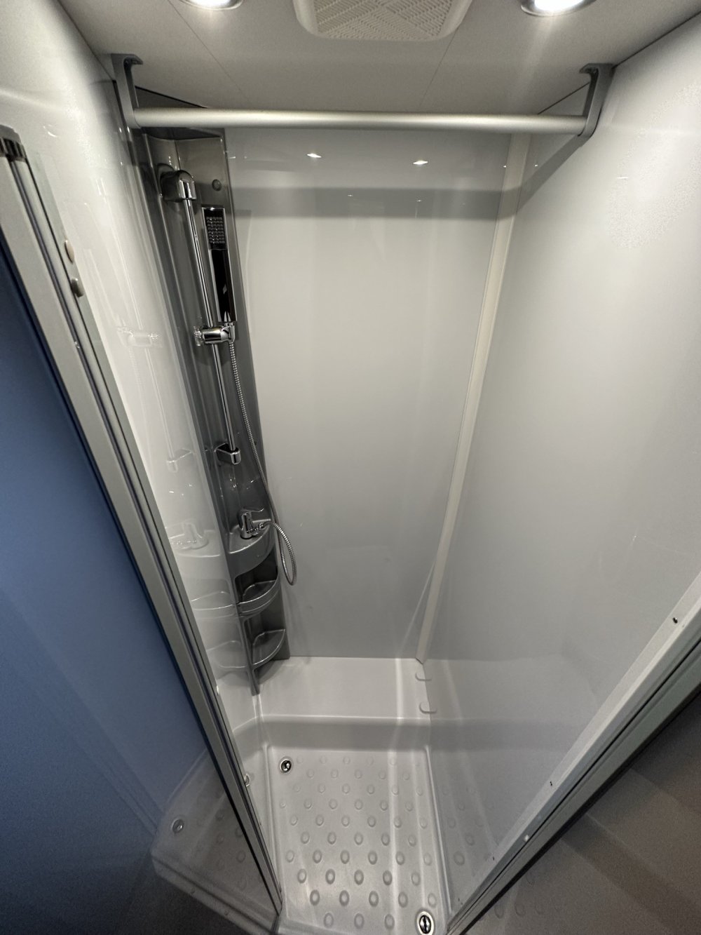 Dethleffs just, douche