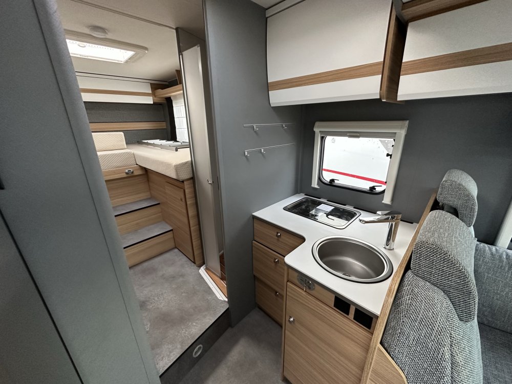 Dethleffs Just T7052 EB, keuken