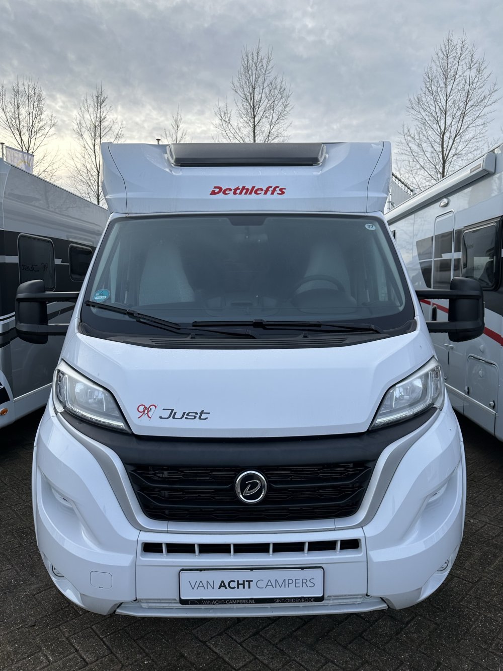 Dethleffs Just T7052 EB, voorkant