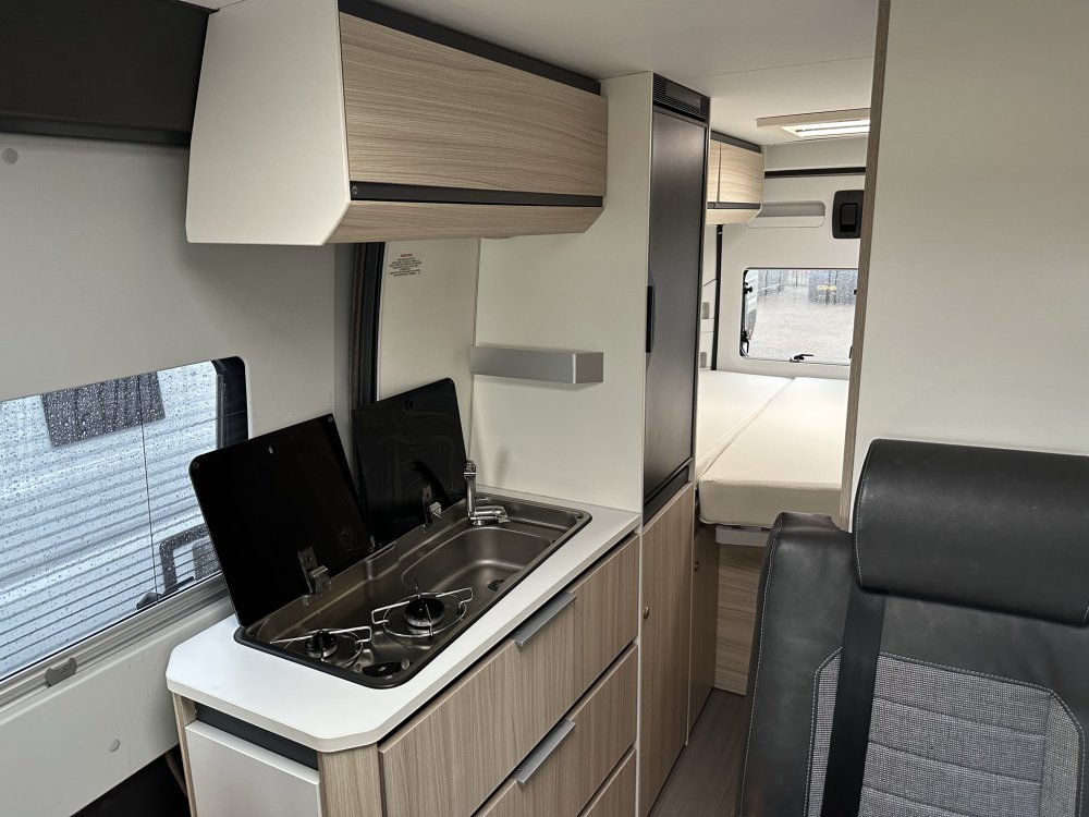 Adria buscamper, keuken