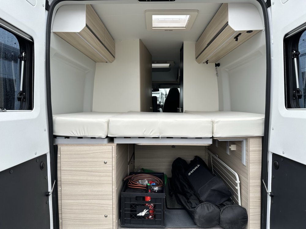 Adria buscamper, garage