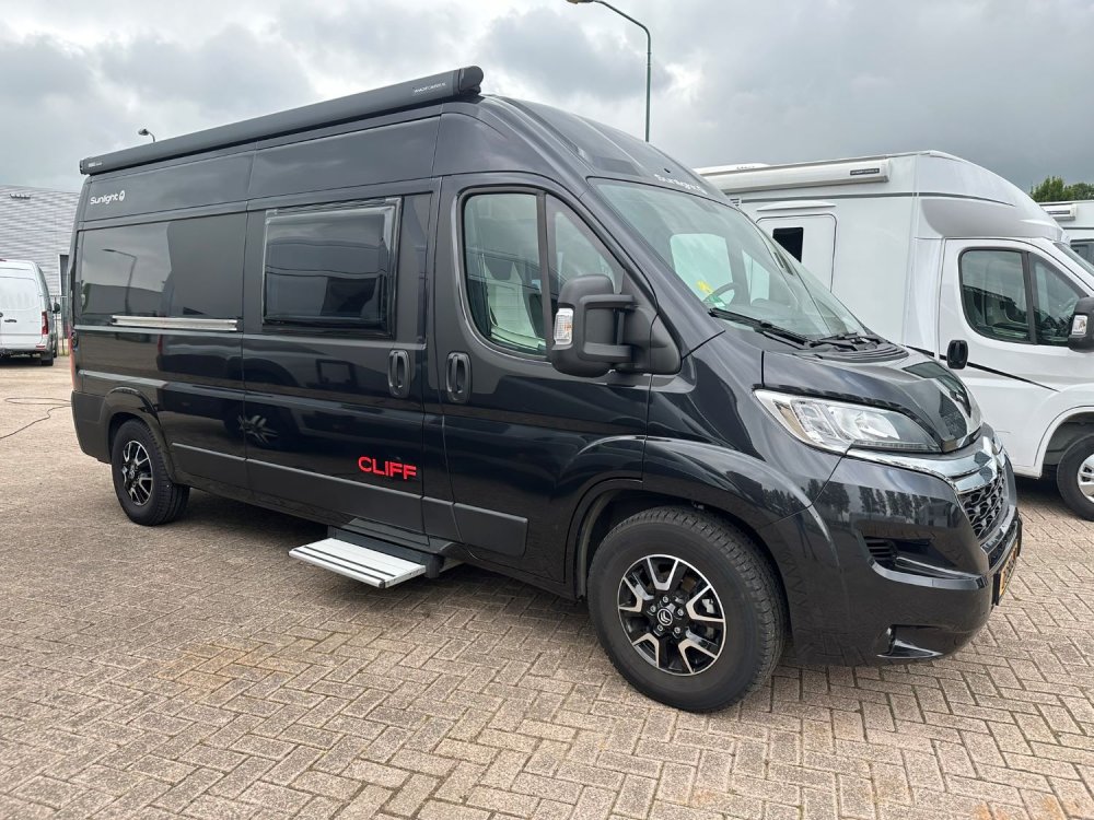 Sunlight Cliff 600AE, buscamper-2p