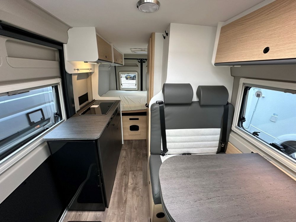 Sunlight Cliff 600AE, buscamper-2p, indeling