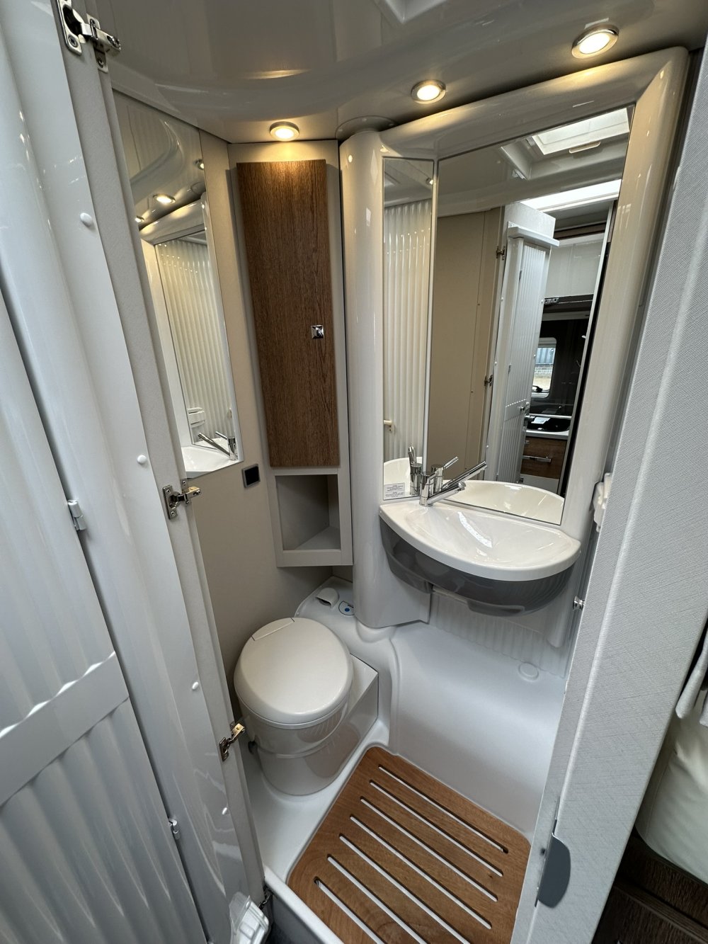 Dethleffs trend, schakel, badkamer