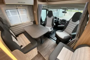 Sunlight T68, zithoek