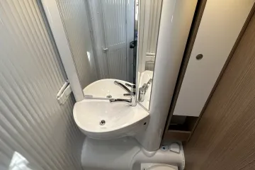 Carado V337 Edition 15, toilet