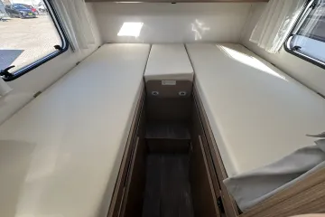 Carado V337 Edition 15, bed open