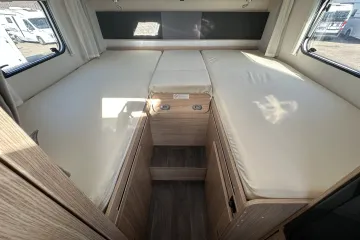 Sunlight T67, bed open