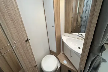 Sunlight T68, toilet