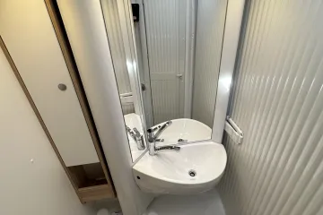 Sunlight T67S, toilet