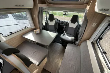 Sunlight T67, zithoek