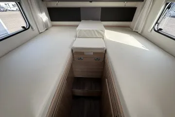 Sunlight T67, bed open