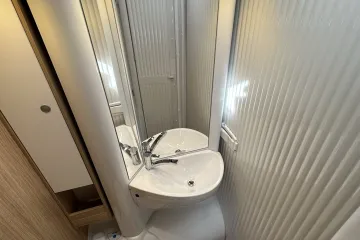 Sunlight T67, toilet