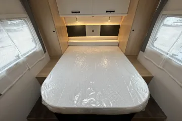 Sunlight T69LC, 2p, bed