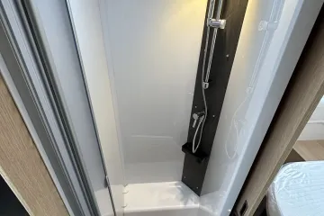 Sunlight T69LC, 2p, douche