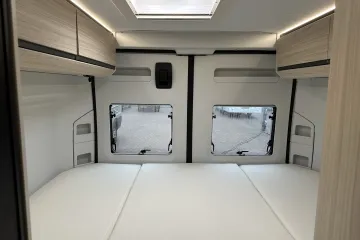 Adria buscamper, bed