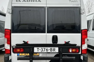 Adria buscamper, achterkant