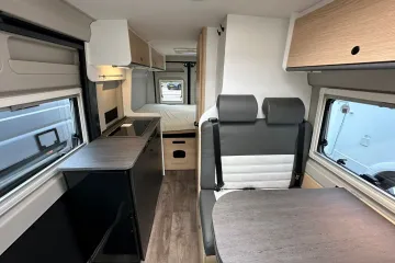 Sunlight Cliff 600AE, buscamper-2p, indeling