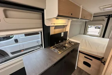 Sunlight Cliff 600AE, buscamper-2p, keuken