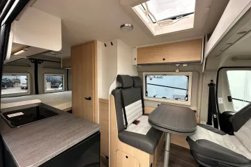 Sunlight Cliff 600AE, buscamper-2p, indeling