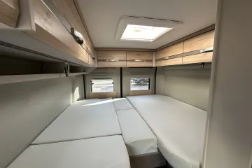 Dethleffs Globetrail 640ES, bed