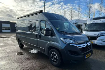 Buscamper clever, zijkant