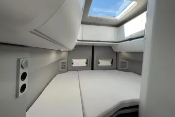 Grand California bed